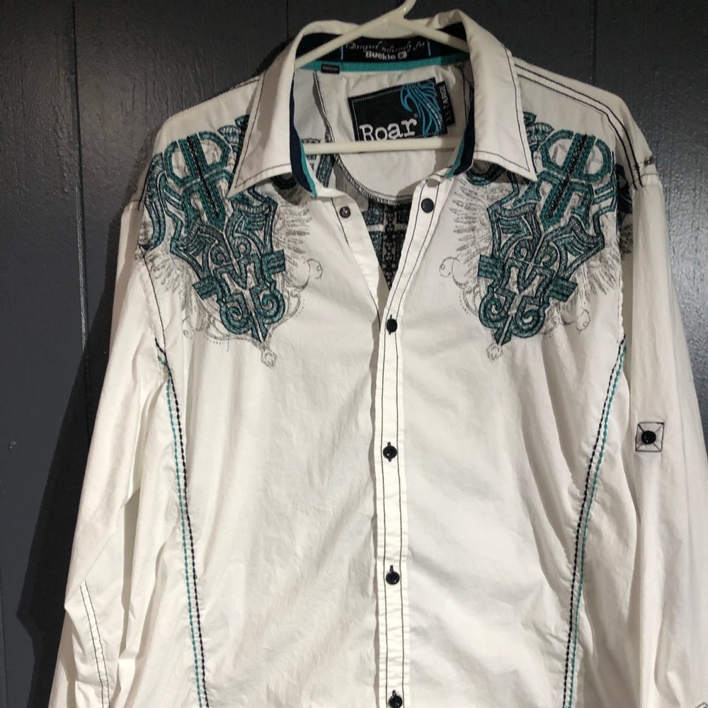 XXL Roar White and Blue Button Down Shirt